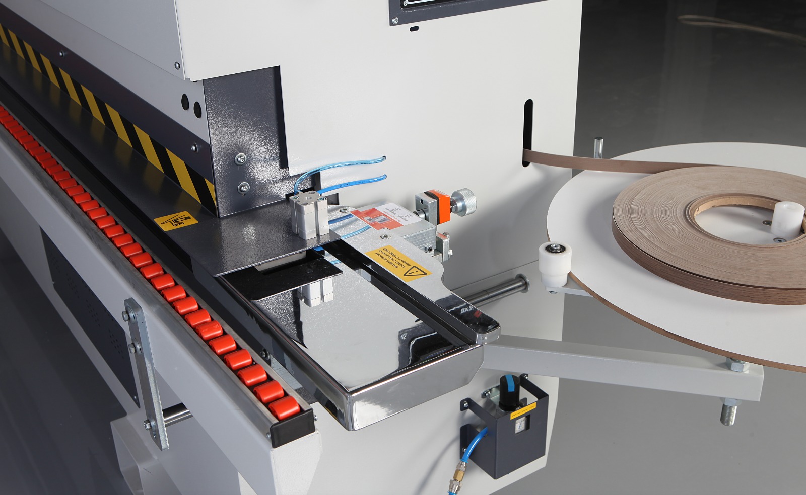 PVC Kenar Bantlama Makinesi Nedir? Özellikleri ve Doğru Makine Seçimi